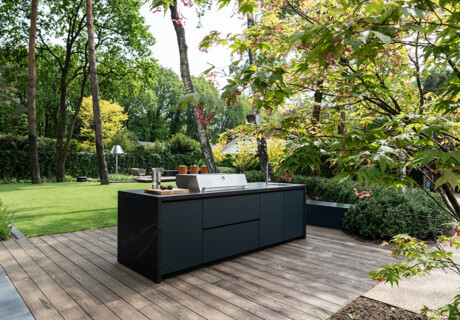 Compact and complete outdoor kitchen in Beusichem