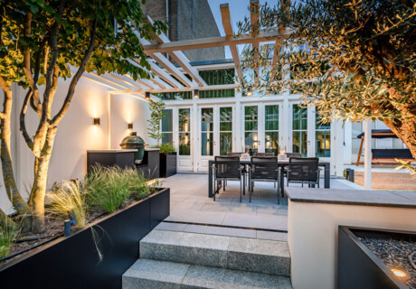 Elegant design outdoor kitchen