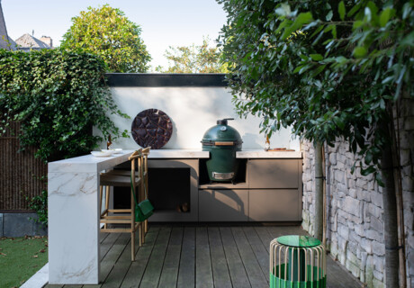 Design outdoor kitchen on rooftop terrace
