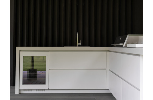 Exceptionele buitenkeuken bij moderne designvilla in Brasschaat